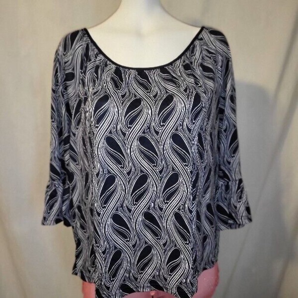 Michael Kors, Navy & White Geo Design Blouse Size Medium 3/4 Bell Sleeve, NWOT